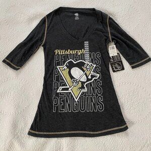 NEW Pittsburgh Penguins Womens Shirt  ((NHL Logo Graphic)
